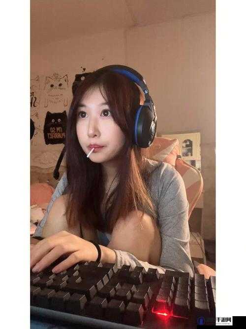 老外玩 csgo 的妹子-展现独特游戏技巧与魅力的她
