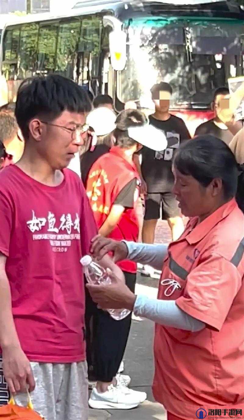 海角社区母亲为儿子高考解压：用爱与关怀助力梦想起航