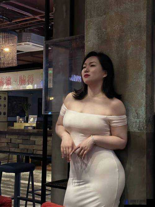 如狼似虎的熟妇：火辣魅力无法抵挡