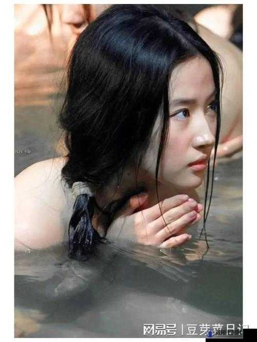 刘亦菲裸身自亵图片流出：揭秘娱乐圈背后的性与隐私