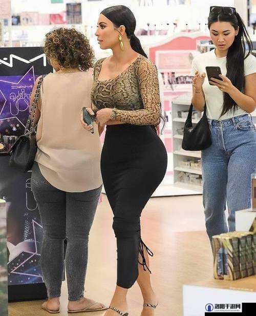 少妇下身 BBw 凹凸沟：私密之美引发的热议