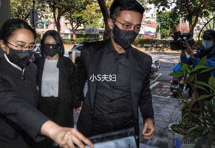探究他的腰身为何缓慢下沉之谜