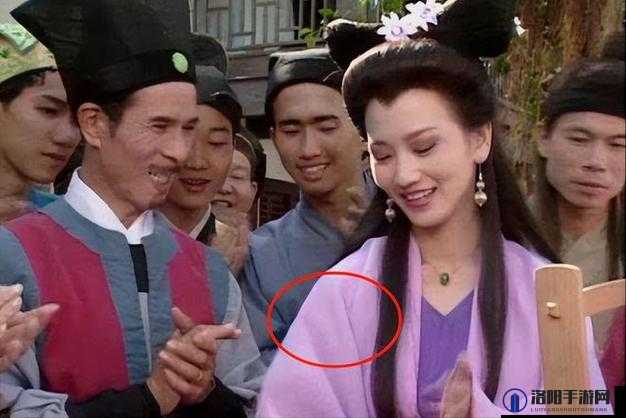 许仙当着白娘子曹小青之奇异情感纠葛