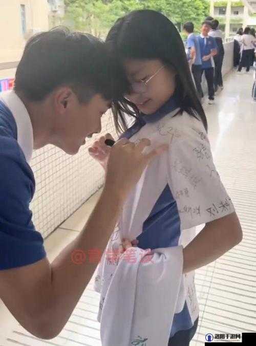从校服衣袖看到大馒头是什么东西之背后的故事与思考