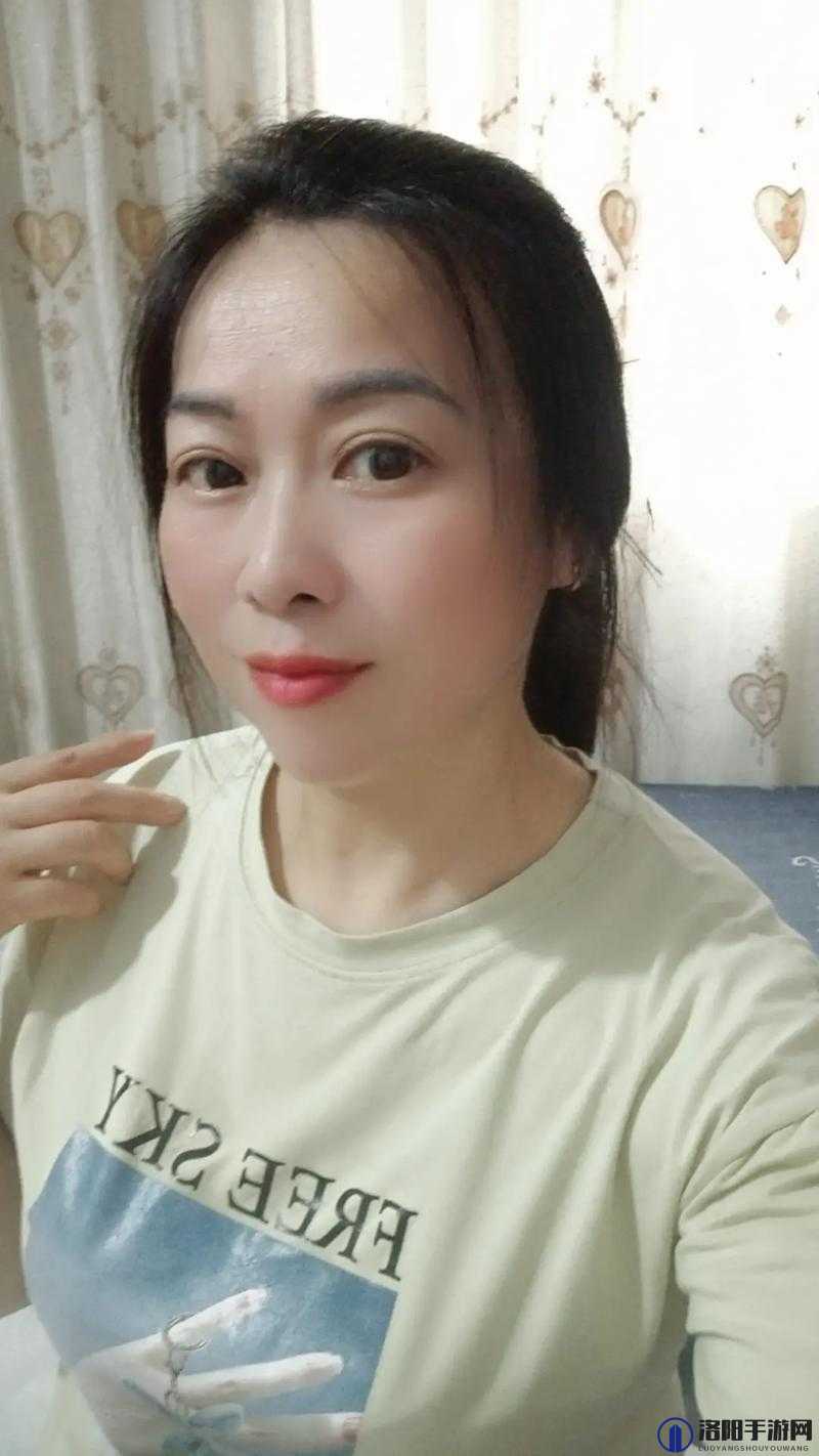 人妻 HDXXXⅩVⅰde0S：家庭主妇的秘密生活