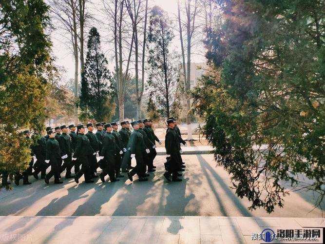 去部队探亲被全队九人共享：特殊经历引发的争议