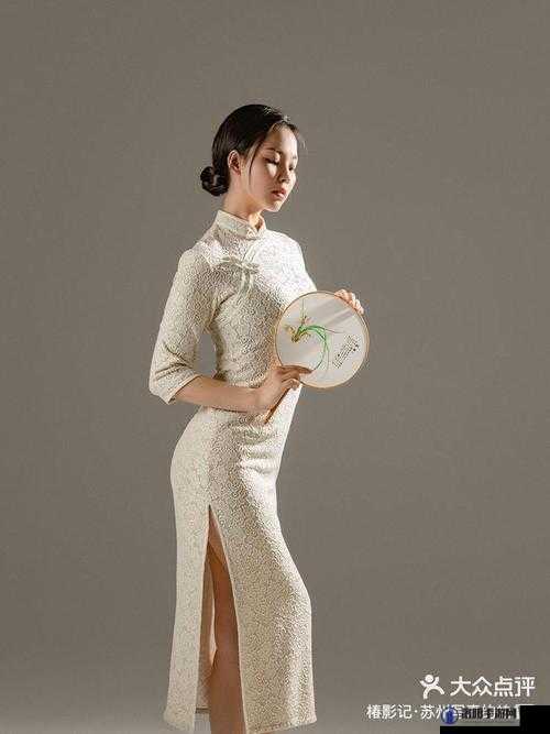 md0267 师佳芯：身着国风旗袍，展现东方韵味