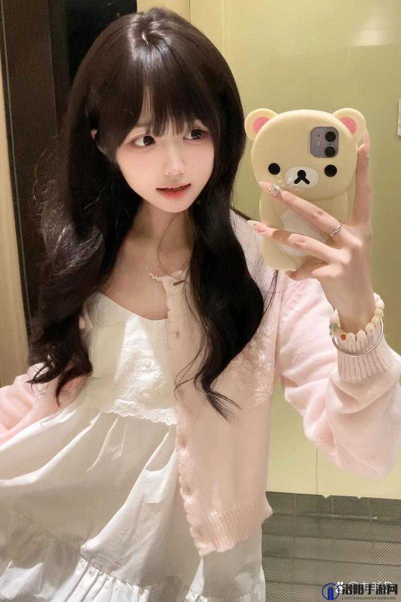 ：甜美可爱的 xiao77 自拍，让你心动不已