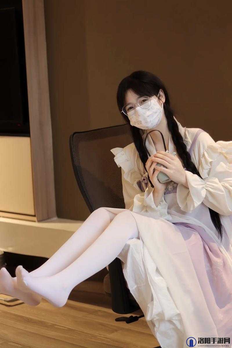 尾随强奸白丝汉服美女：令人发指的恶行