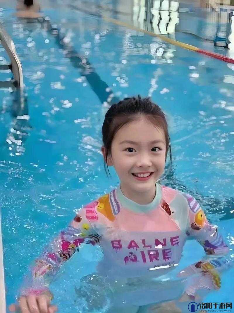 10 岁女孩能否光溜溜去游泳？这是一个值得思考的问题