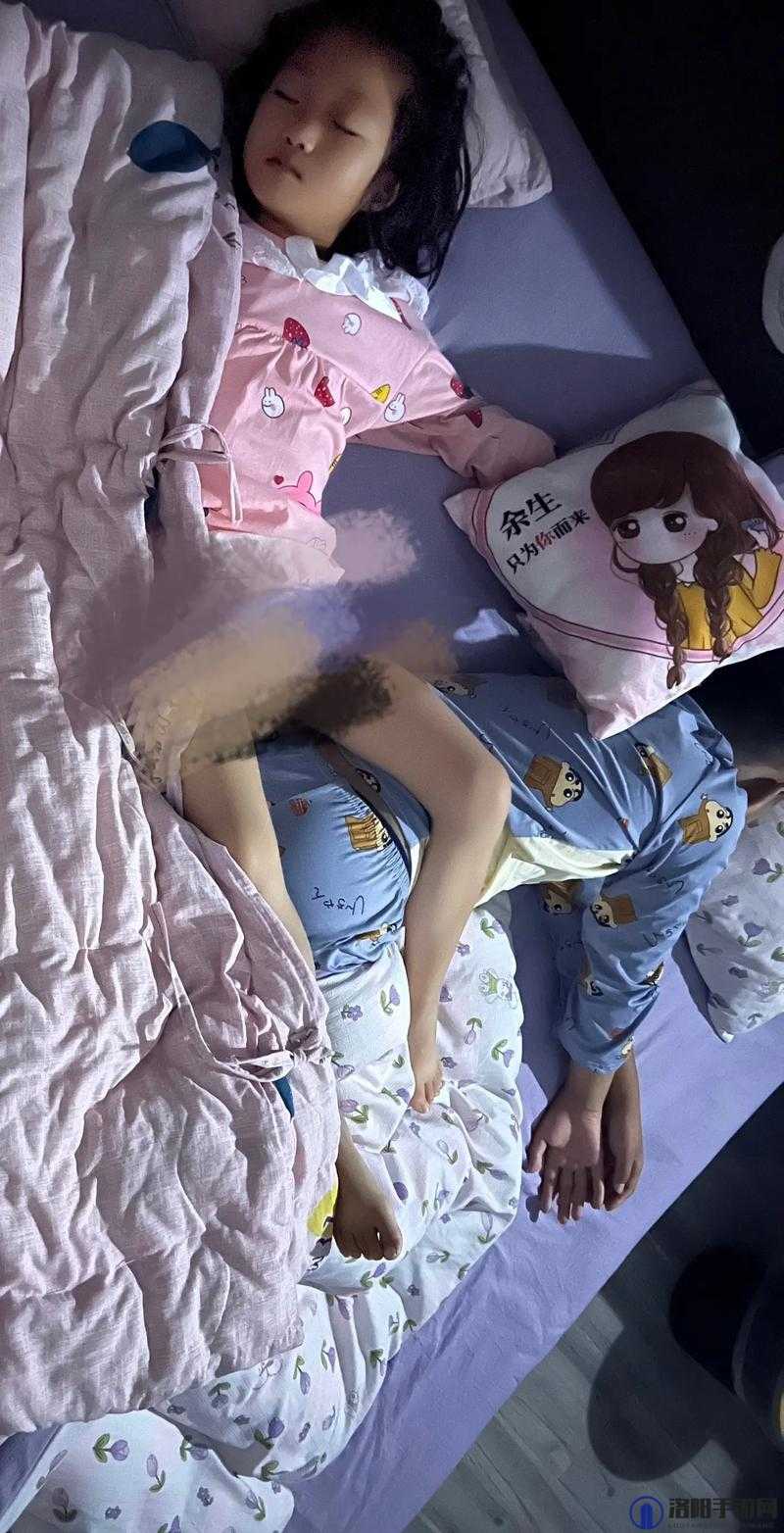 二人生孩子全程不盖被子黄的真实记录与背后故事