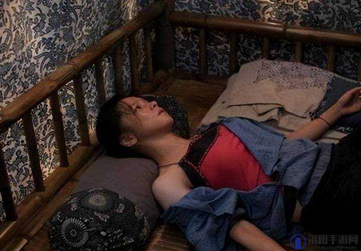 海角乱伦最新封神：禁忌之爱与伦理道德的碰撞