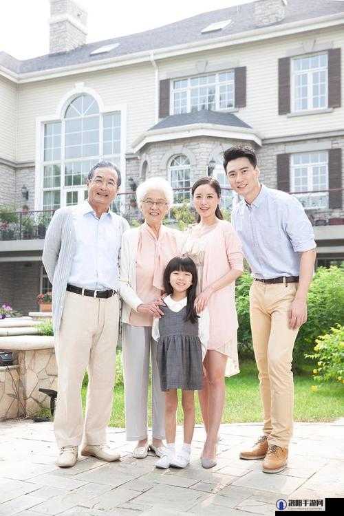 合家欢一家亲：温馨和谐欢乐幸福的一家人