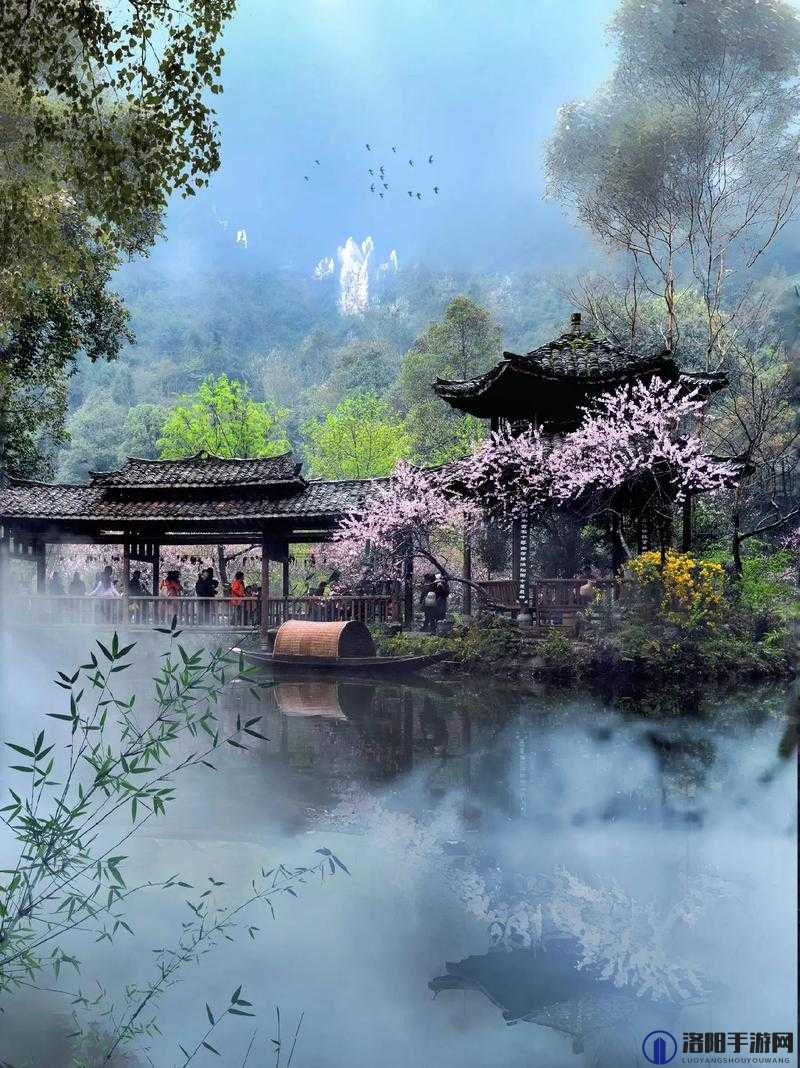 桃花源洞口：芳草萋萋，如梦如幻