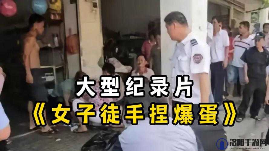 女生抓男生蛋疼名场面大集合网友笑疯：这操作太绝了
