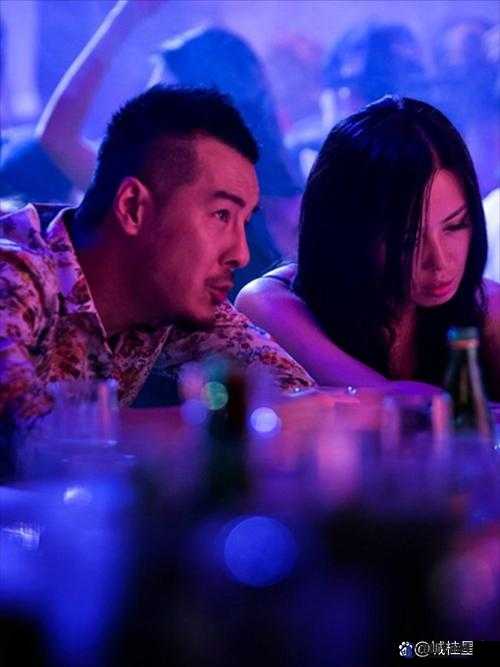 今夜无人入睡女人观看量破百万赞，网友热议背后的情感共鸣与深夜故事