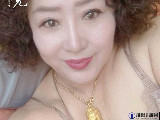 60 后、70 后、80 后老太太的 AW 风采：岁月从不败美人