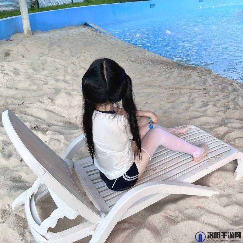双马尾少女穿比基尼，惊艳亮相，这样的画面你不想看看吗？