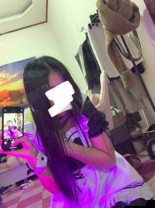 短裙公车被直接进入被C视频在线引发热议，网友热议真实性与道德底线探讨