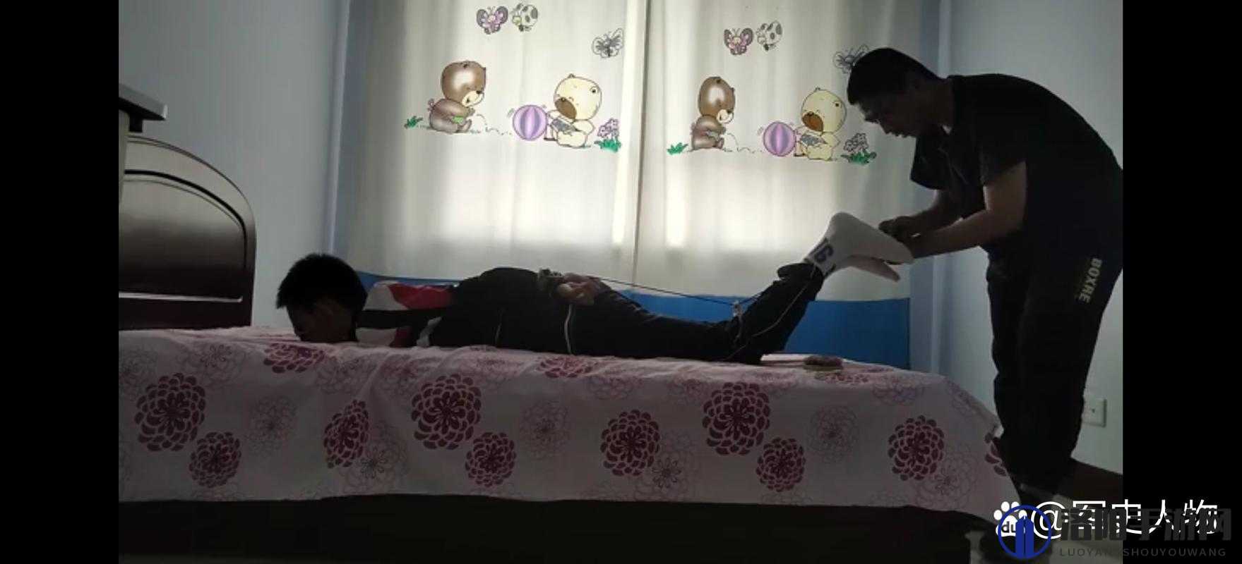 男生被绑起来玩弄尿道口的真实体验:揭秘背后的心理与生理反应