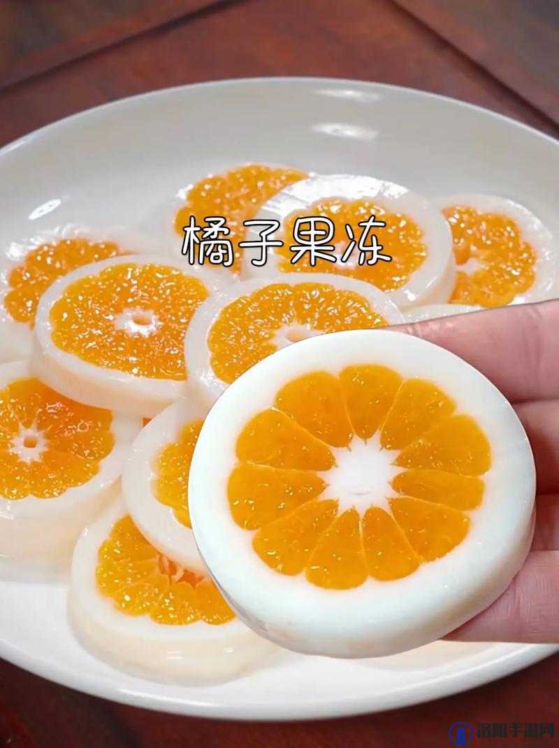 你能告诉我果冻是用什么做的吗？