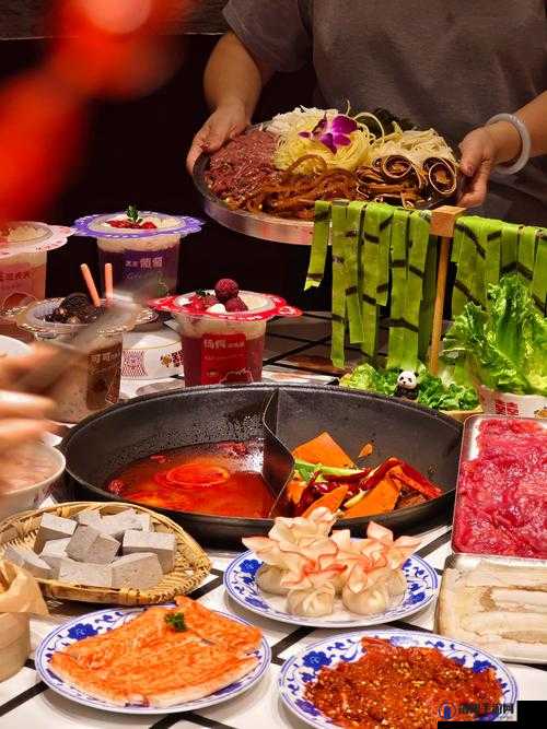 闺蜜火锅店聚餐大揭秘：美食与欢笑的双重享受，你绝对不能错过的火锅体验