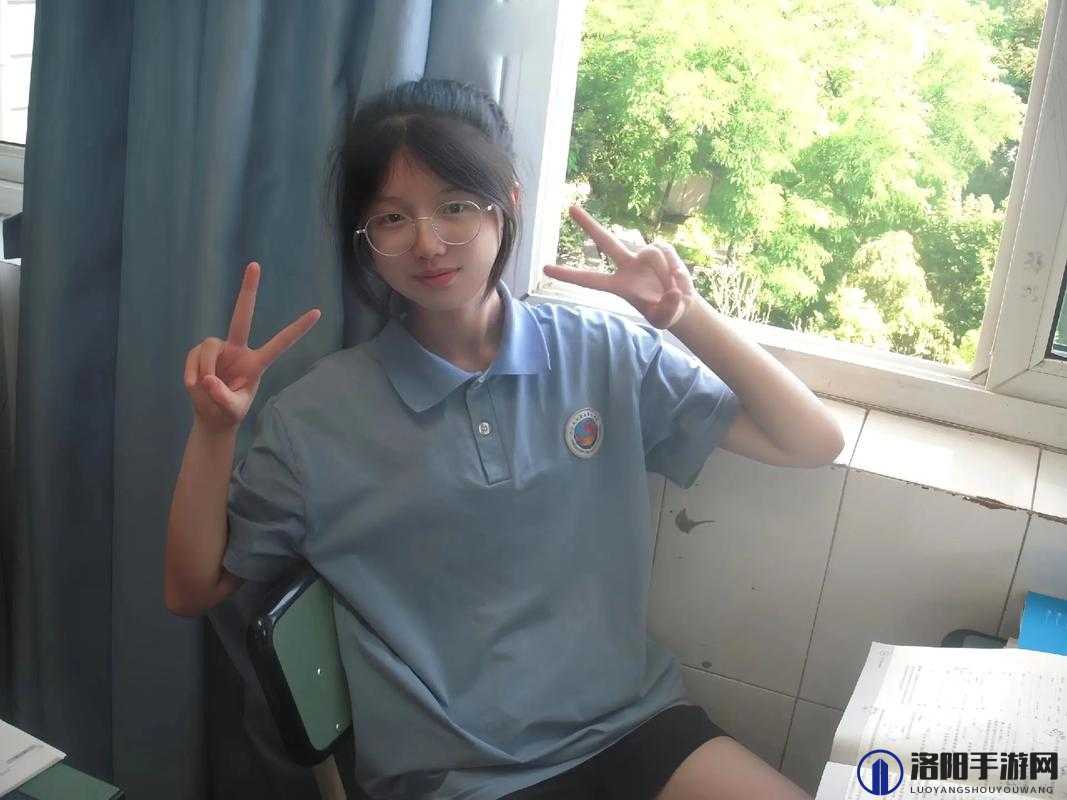我是学校最贱的女生：揭秘校园生活中不为人知的真实故事与成长经历