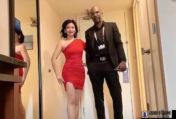 黑人巨大vs娇小亚洲女生：探讨跨文化恋爱中的身体差异与情感共鸣