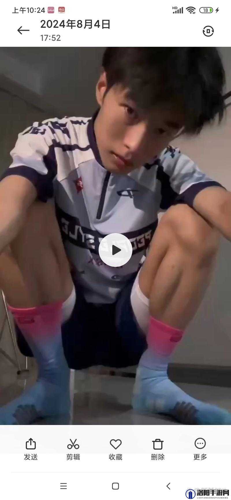 男生之间亲密互动的精彩视频网站探秘男男之间那些独特行为的视频网站有何奥秘探寻男男视频网站中不为人知的精彩内容呈现