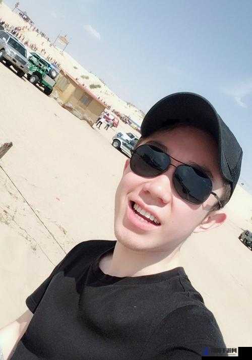 王威班长上综艺节目引发热议，观众直呼真实又搞笑，精彩表现不容错过