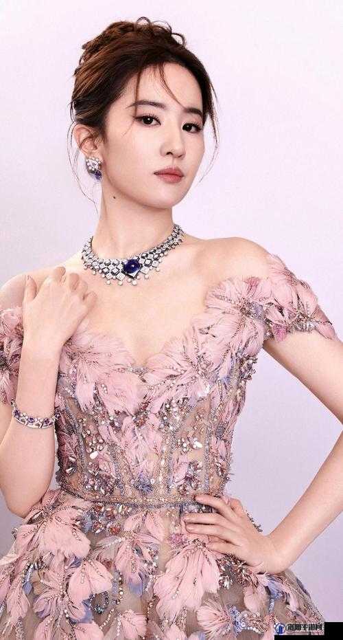 a1明星变脸刘亦菲：揭秘她如何从平凡女孩蜕变为国民女神的背后故事