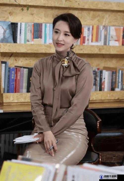 任你躁国产老女人，她的生活为何如此精彩？